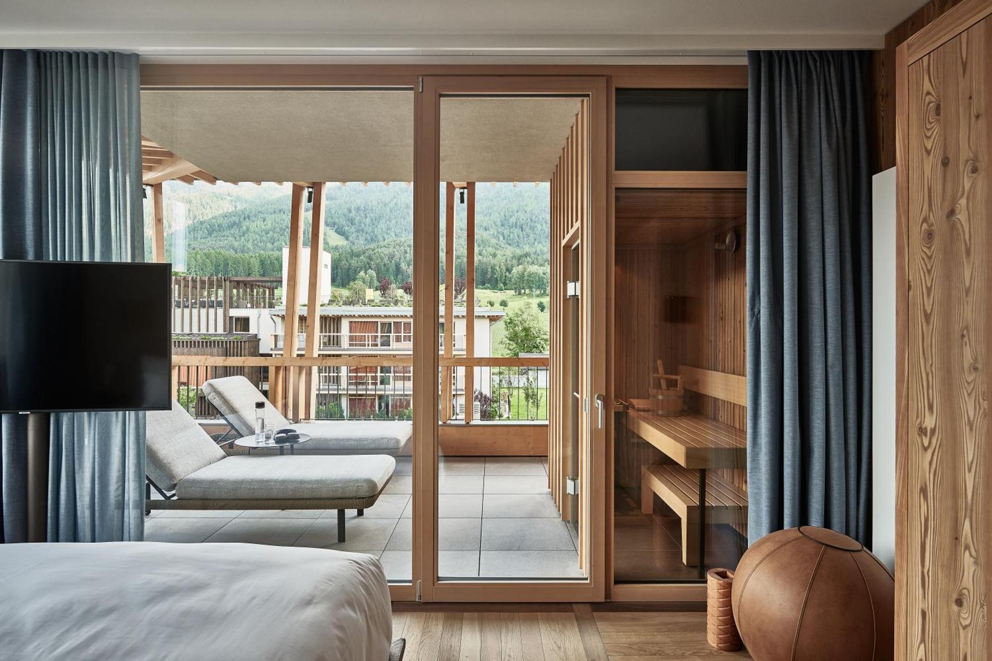 Falkensteiner Hotel Kronplatz - The Leading Hotels Of The World (Adults Only) 赖沙 外观 照片 A room at the Hotel 7132 Summit