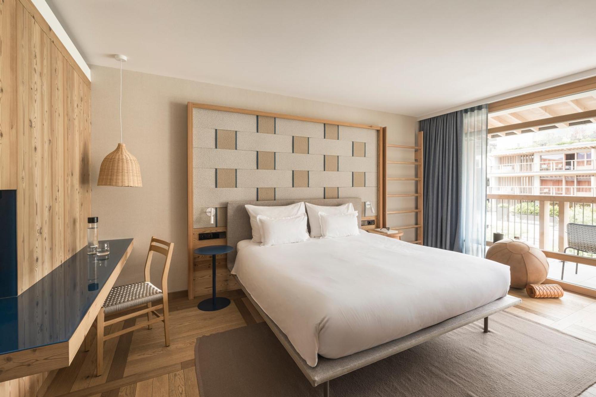 Falkensteiner Hotel Kronplatz - The Leading Hotels Of The World (Adults Only) 赖沙 客房 照片 A room at the hotel