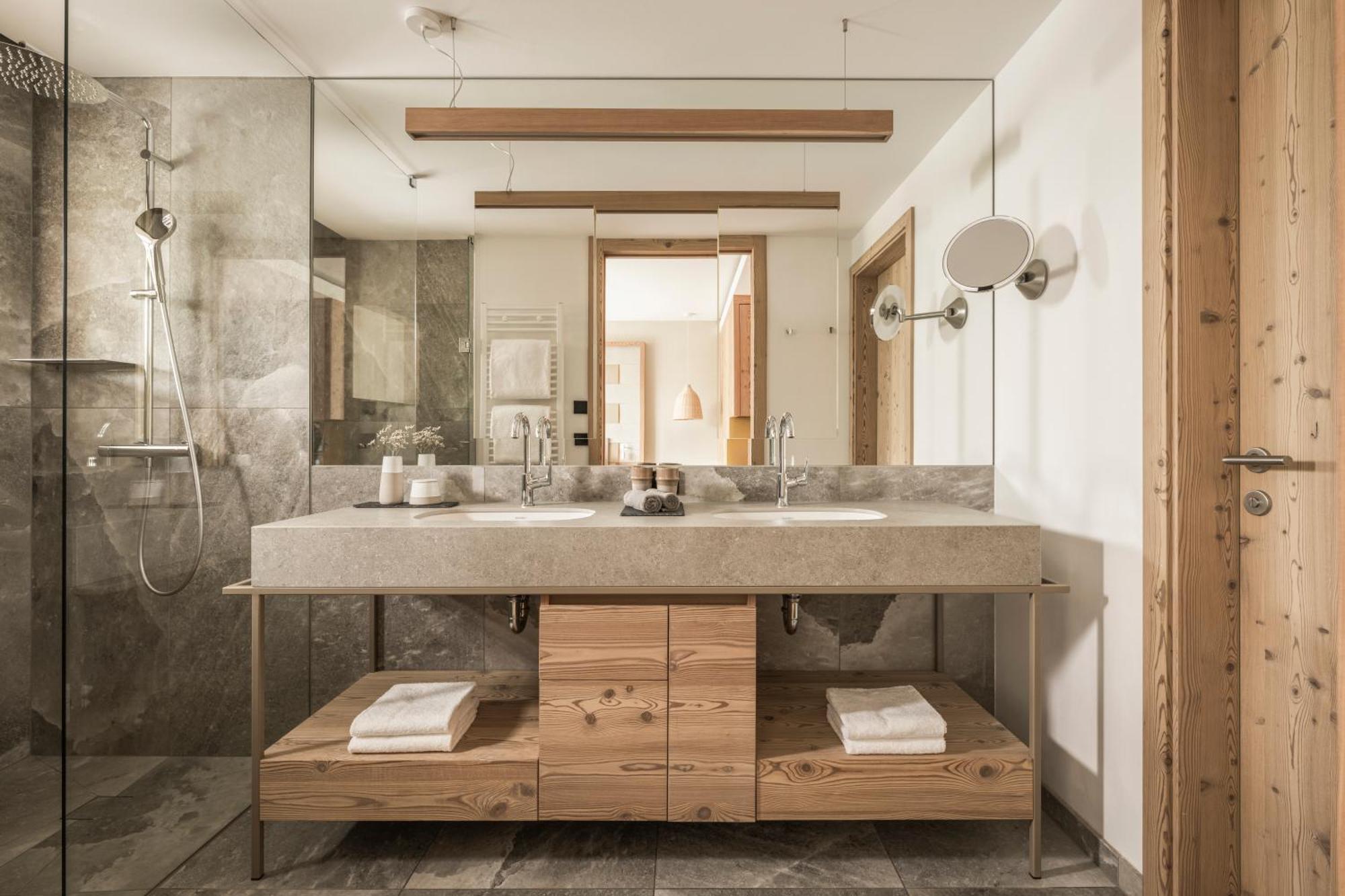 Falkensteiner Hotel Kronplatz - The Leading Hotels Of The World (Adults Only) 赖沙 外观 照片 Bathroom