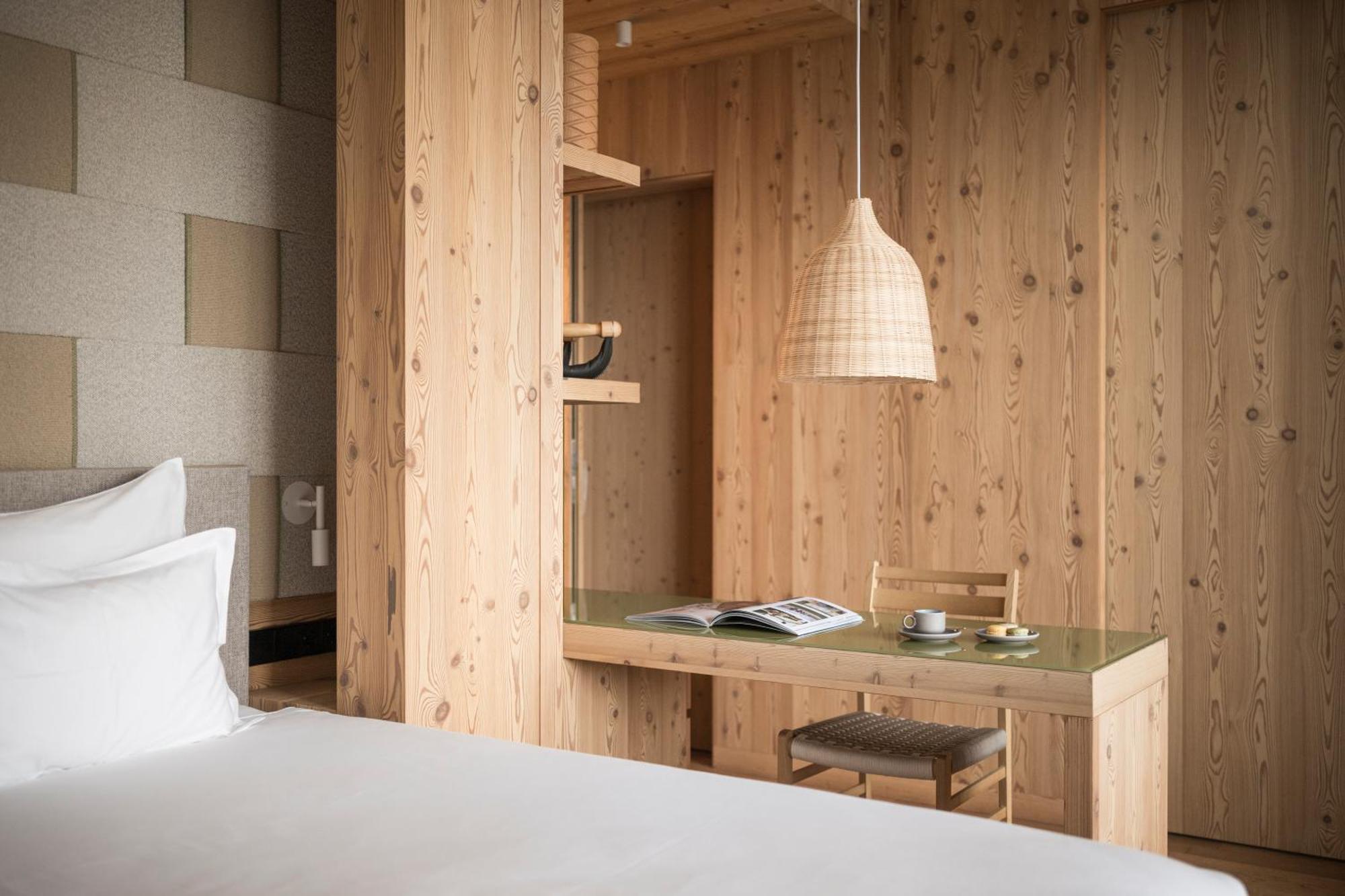 Falkensteiner Hotel Kronplatz - The Leading Hotels Of The World (Adults Only) 赖沙 客房 照片 A room at the Hotel